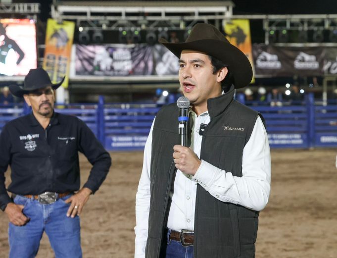 El secretario Roberto Gradillas destacó la participación de 50 emprendimientos liderados por mujeres.