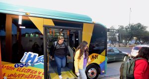 Cierra HBus 2025 con 100 mil traslados El programa de electromovilidad HBus, impulsado por el alcalde Antonio Astiazarán, concluyó el año con 100 mil viajes realizados.