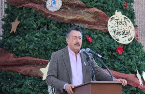 Lamarque acompaña a Durazo en arranque del Operativo Navideño .- El alcalde Javier Lamarque acompañó al gobernador Alfonso Durazo en el inicio de la cuarta edición del Operativo Navideño del Gobierno del Estado.