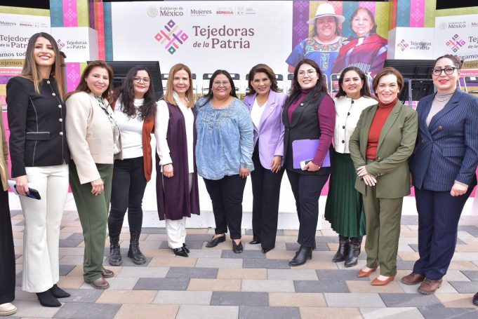 - La senadora Lorenia Valles resaltó que el programa Tejedoras de la Patria está conformando la red de mujeres más grande del país, promoviendo sororidad, igualdad y respeto.