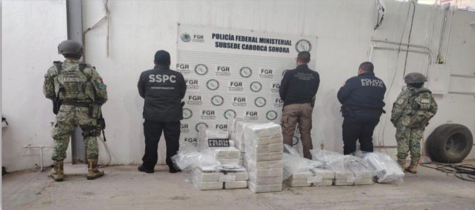 La Mesa Estatal de Seguridad, encabezada por el gobernador Alfonso Durazo Montaño, se logró un importante aseguramiento de 400 kilogramos de cocaína.