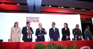 Durazo refrenda compromiso con constructores para impulsar infraestructura Participó en el Encuentro Nacional de Constructores, organizado por la Cámara Mexicana de la Industria de la Construcción (CMIC), donde reafirmó su compromiso de trabajar estrechamente con el sector empresarial.