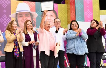 Formaliza Gobierno del Estado la Red de Tejedoras de la Patria Sonora se convirtió en el segundo estado de la República Mexicana en formalizar el programa federal Red Nacional de Tejedoras de la Patria.