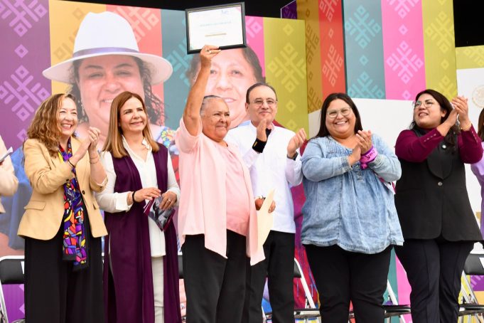 Sonora se convirtió en el segundo estado de la República Mexicana en formalizar el programa federal Red Nacional de Tejedoras de la Patria.