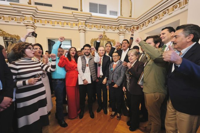 Alfonso Durazo anunció un acuerdo histórico que destina 2,200 millones de pesos para atender demandas sociales y ambientales en Cananea y los municipios del Río Sonora.