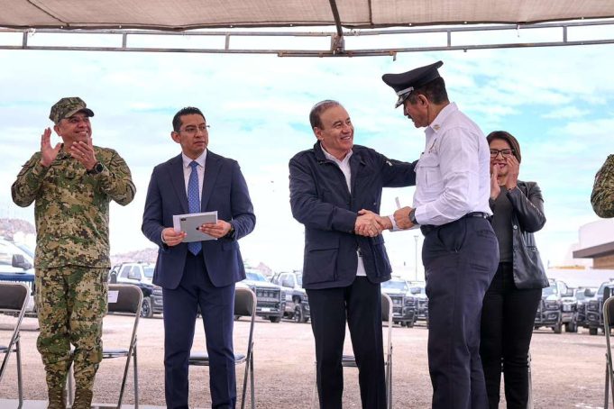 El gobernador Alfonso Durazo entregó 67 patrullas a 21 municipios.