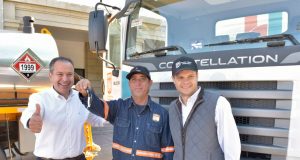 Refuerza Toño Astiazarán servicios públicos con nueva maquinaria en Hermosillo Toño Astiazarán entregó nueva maquinaria.