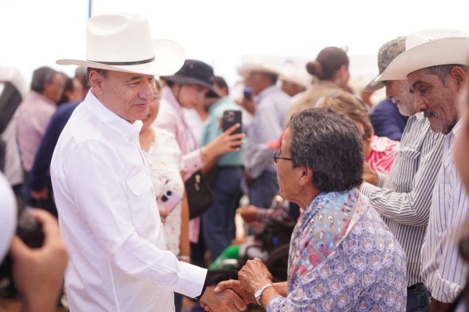 El gobernador Alfonso Durazo Montaño anunció que este año el presupuesto de obra pública aumentó casi 45%.