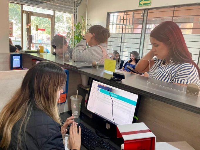 Carlos Sosa Castañeda informó que el proceso de credencialización de transporte avanza satisfactoriamente en la capital del estado.