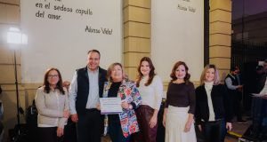 Hermosillo reconoce talento en exposición sobre discapacidad El alcalde Antonio Astiazarán y su esposa Patricia Ruibal Zaragoza, presidenta del DIF Hermosillo, encabezaron el reconocimiento a los participantes de la cuarta edición de Una Mirada a la Discapacidad.