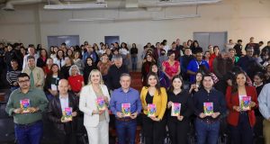 Omar Del Valle impulsa cultura de paz con documental El diputado Omar Del Valle Colosio participó en la presentación del tráiler documental “Vitrales, la historia de Cinthya”.