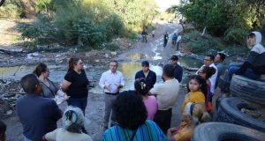 Pide Omar del Valle Colosio plan integral contra fugas de agua Omar del Valle Colosio, presentó un exhorto dirigido al Ayuntamiento de Hermosillo y al organismo Agua de Hermosillo, con el objetivo de que se elabore un plan integral para atender la problemática de fugas y drenaje que afecta a la ciudad.