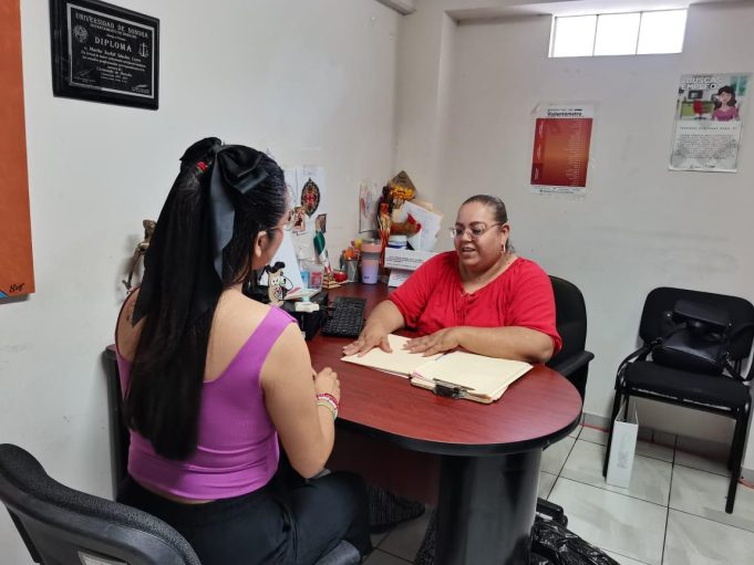 Con el objetivo de garantizar el ejercicio pleno de los derechos humanos de las mujeres, el Gobierno de Sonora ofrece servicios gratuitos de atención integral.