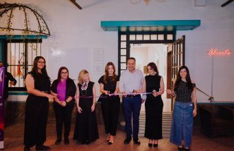 Lanza “Toño” Astiazarán fondo de apoyo para mujeres artistas Antonio Astiazarán Gutiérrez anunció la convocatoria Creartística, la cual cierra el 4 de abril de 2026.