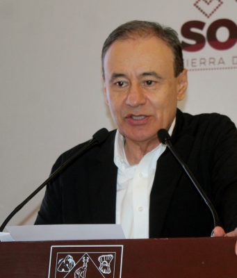 Informa Alfonso Durazo construcción de planteles educativos Alfonso Durazo Montaño anunció una inversión de 328.5 millones de pesos, gestionada por la presidenta Claudia Sheinbaum, para ampliar y construir planteles de educación.